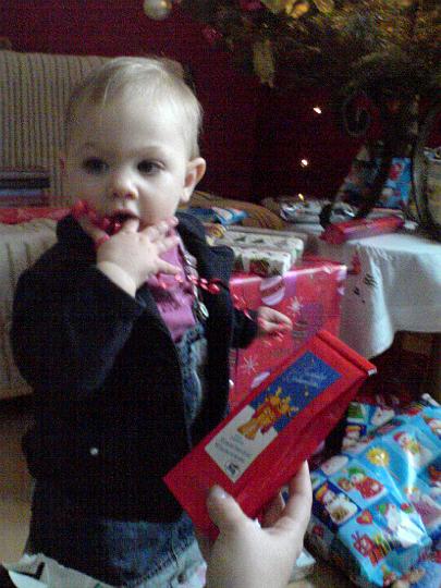 DSC00229l.JPG - Weihnachten, sooo viel Geschenkpapier!!!
