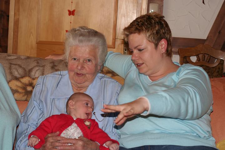 IMG_3244.JPG - Hier bin ich bei meiner Ur-Oma